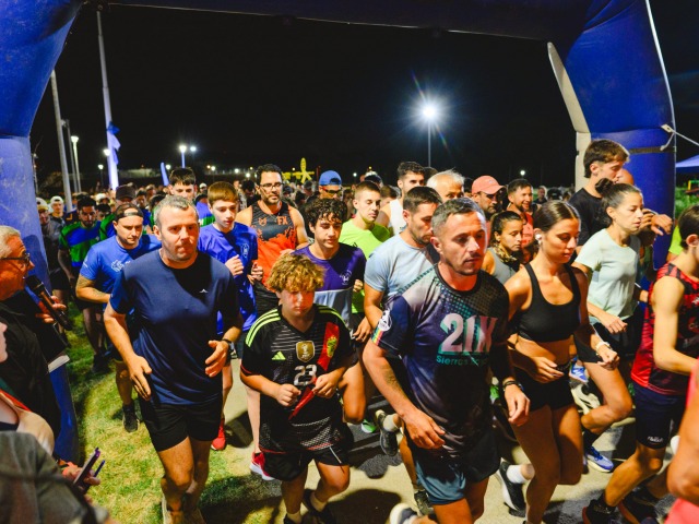 M�s de 350 atletas participaron en la Correcaminata de Sierras Bayas